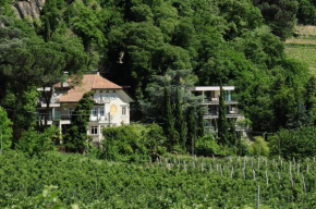 Гостиница Villa Sasso  Мерано